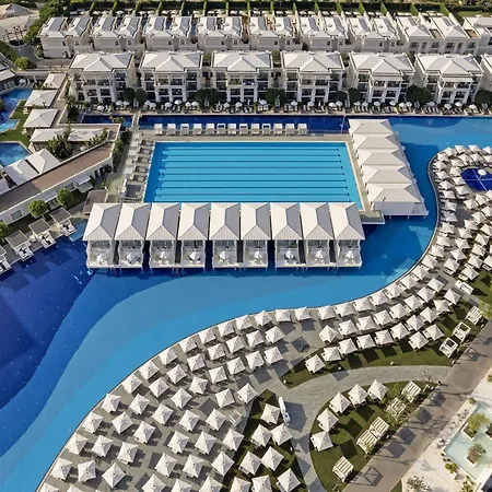 Titanic Deluxe Golf Resort 5*